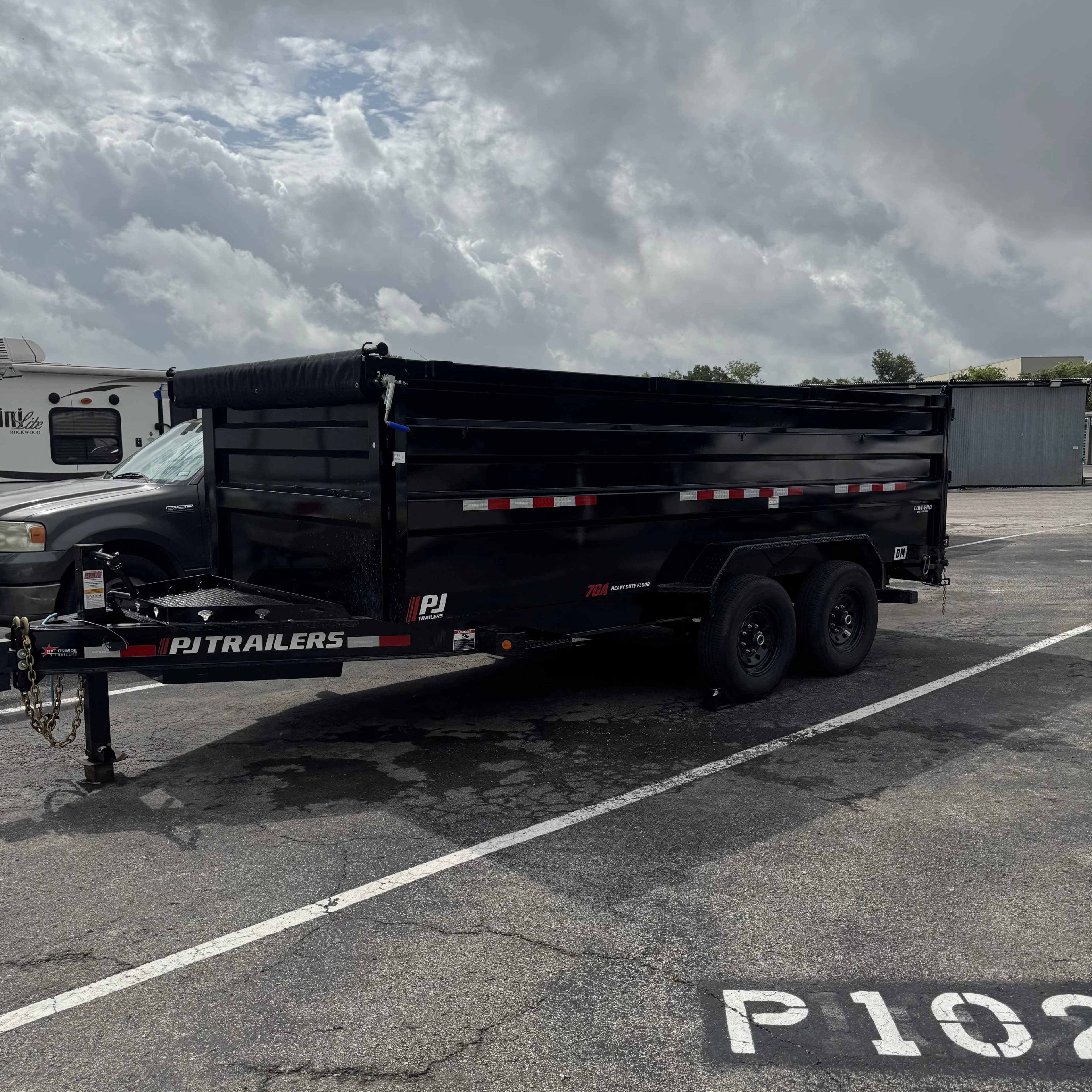 Yellowstone Trailer Rentals - dump trailer